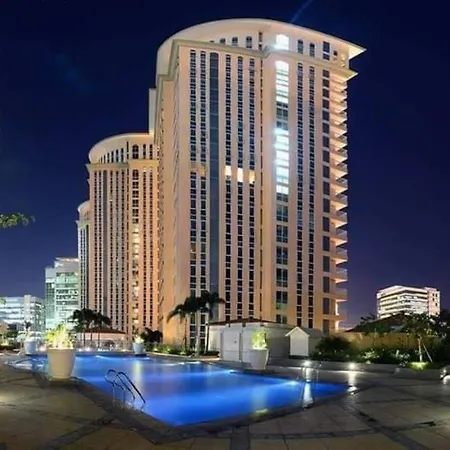 A2J Luxury 1Br Balcony Suite Near Venice Mall Bgc